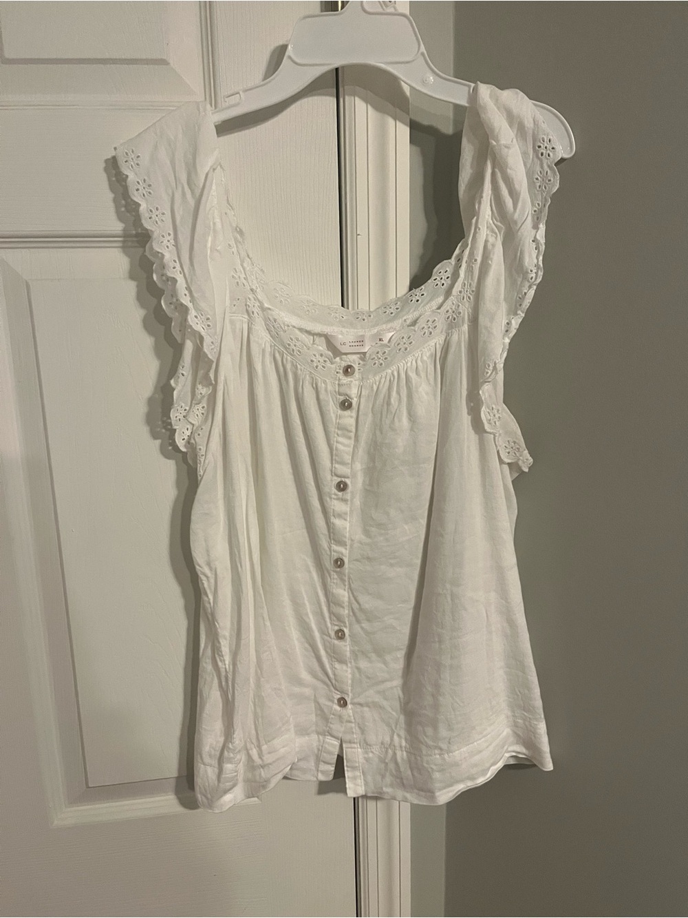 LC Lauren Conrad White Eyelet Button Front Flutter Sleeve Top